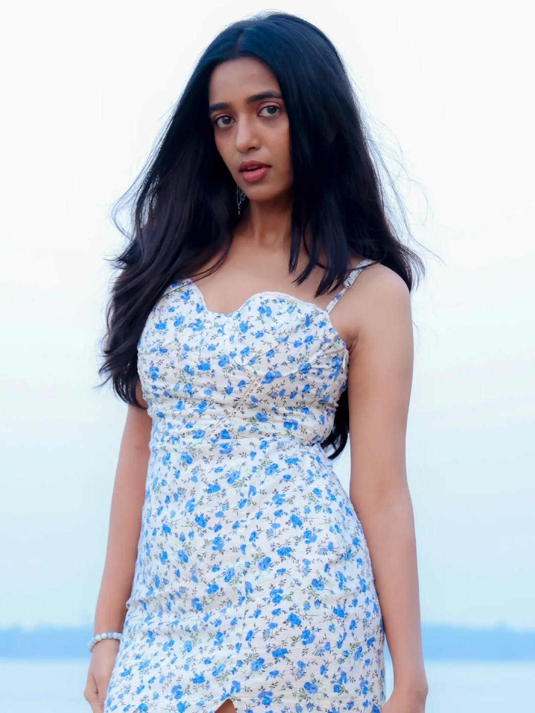 Trupti Ravindra Stunning Beach Photos in Floral Slit Dress (9)