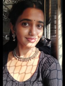 Trupti Ravindra Sunlit Train Selfie with Silver Choker (1)