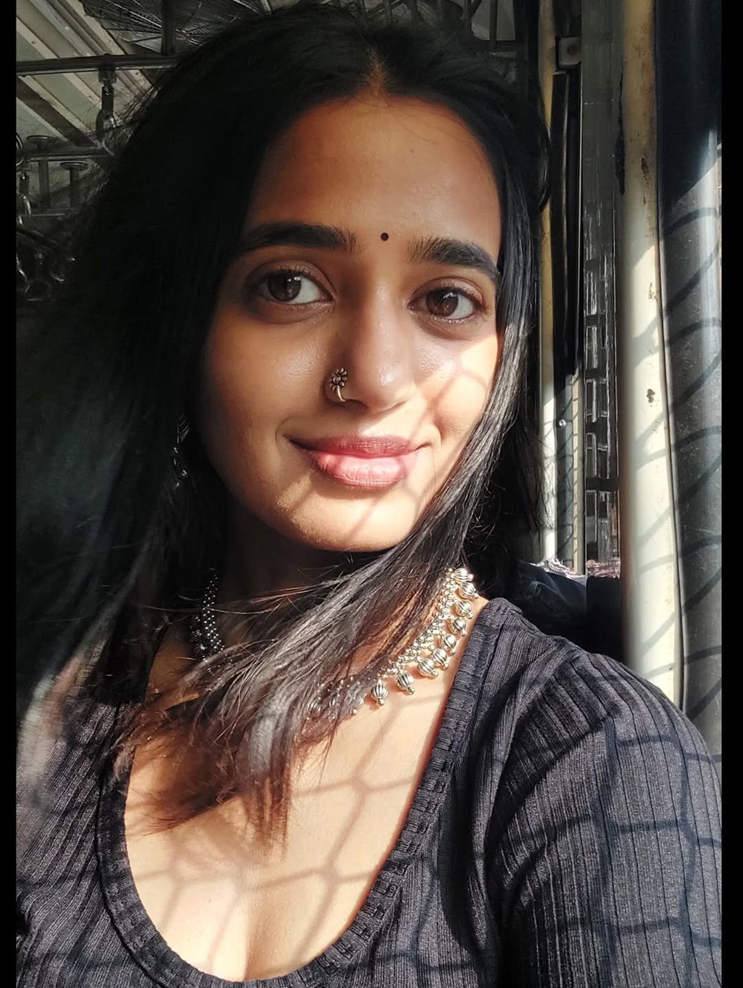 Trupti Ravindra Sunlit Train Selfie with Silver Choker (6)