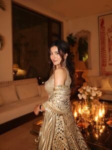 Yashaswinee Raje Singh Stunning in Gold Mirror Lehenga (10)