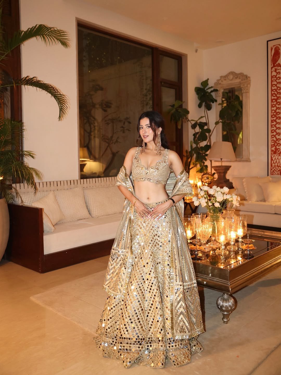Yashaswinee Raje Singh Stunning in Gold Mirror Lehenga (3)