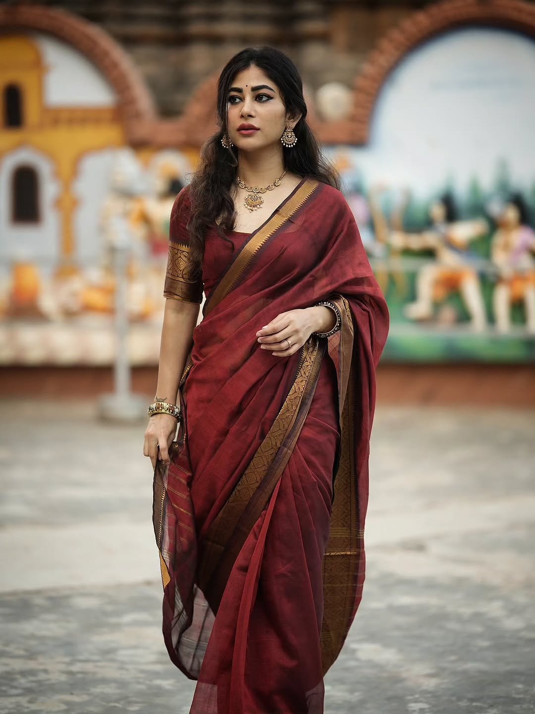 Adhya Thakur Elegant Maroon Saree Look – Graceful Traditional Look (10)