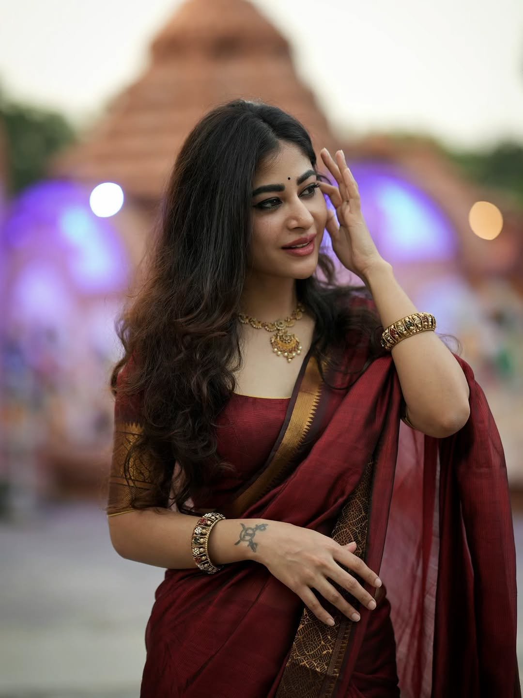 Adhya Thakur Elegant Maroon Saree Look – Graceful Traditional Look (12)