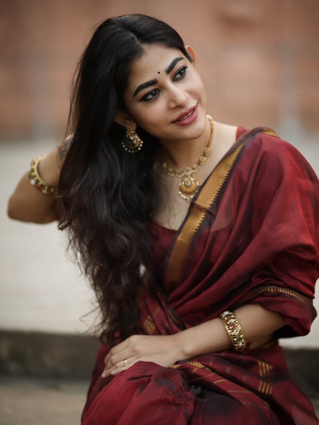 Adhya Thakur Elegant Maroon Saree Look – Graceful Traditional Look (13)