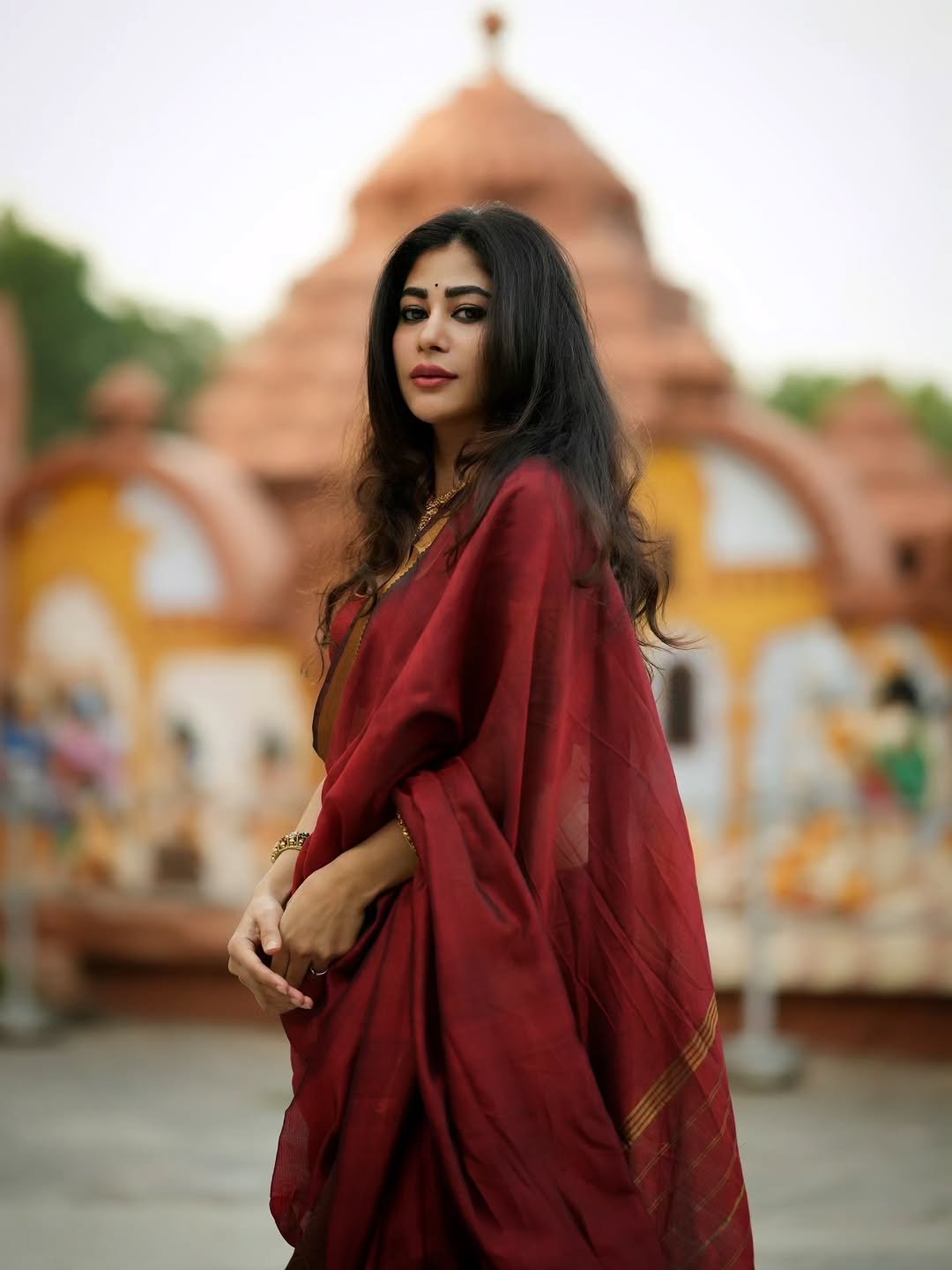 Adhya Thakur Elegant Maroon Saree Look – Graceful Traditional Look (14)