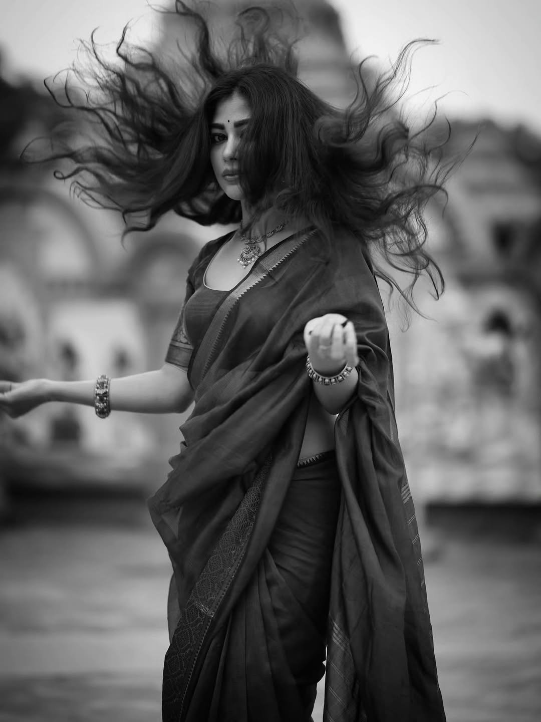 Adhya Thakur Elegant Maroon Saree Look – Graceful Traditional Look (16)