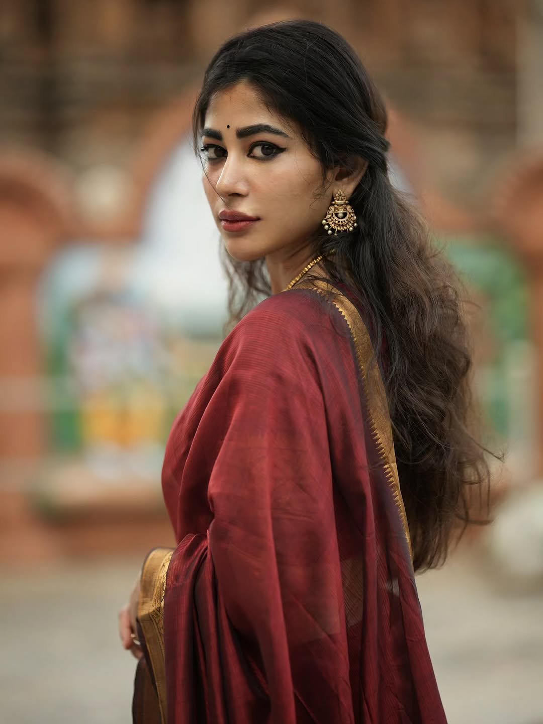 Adhya Thakur Elegant Maroon Saree Look – Graceful Traditional Look (21)