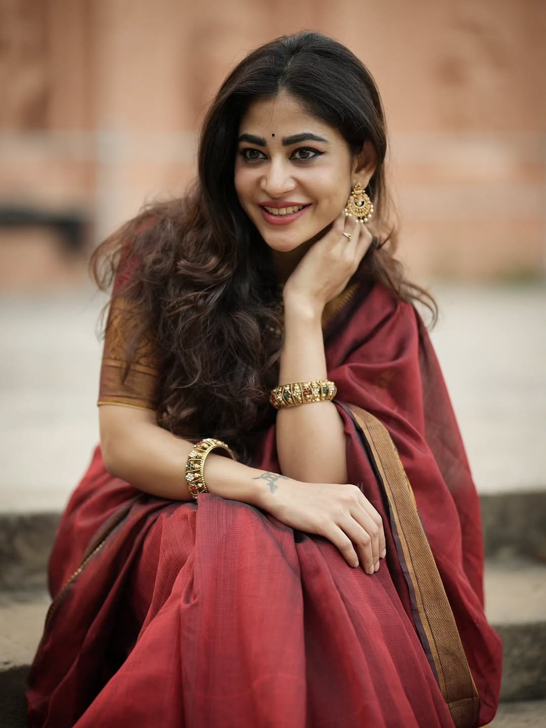 Adhya Thakur Elegant Maroon Saree Look – Graceful Traditional Look (5)