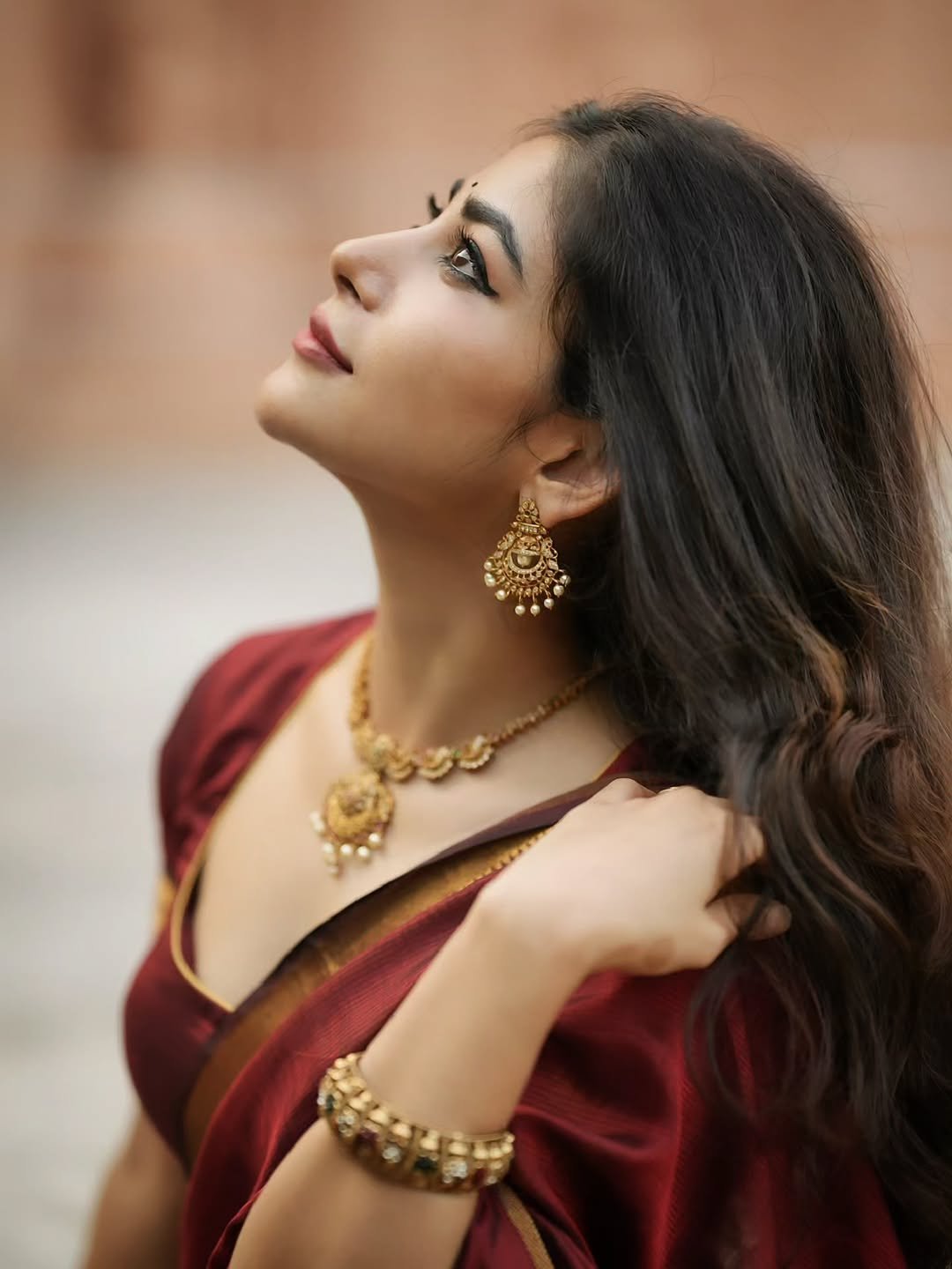 Adhya Thakur Elegant Maroon Saree Look – Graceful Traditional Look (7)
