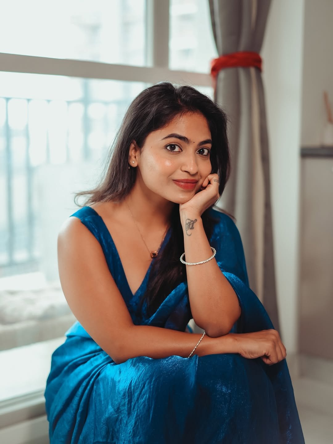 Alekhya Harika Latest Saree Images – Glamorous Blue Saree HD Photoshoot (1)