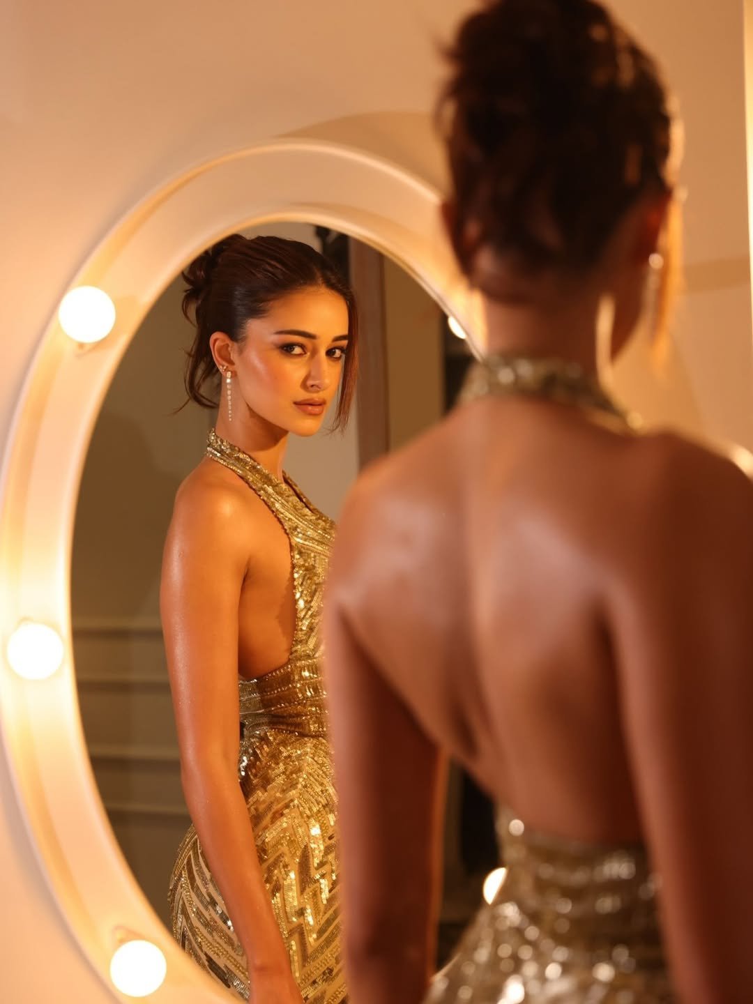 Ananya Panday Glows in a Gold Gown During Mirror Room Photoshoot (13)