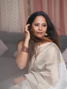 Anasuya Bharadwaj Traditional Look – Beautiful Saree Photos (4)
