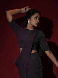 Anupama Parameswaran Elegant Black Saree Photoshoot – Stunning HD Images (2)