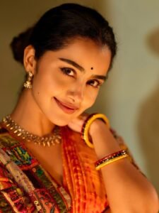 Anupama Parameswaran graceful traditional saree HD photos – ActorFacts exclusive