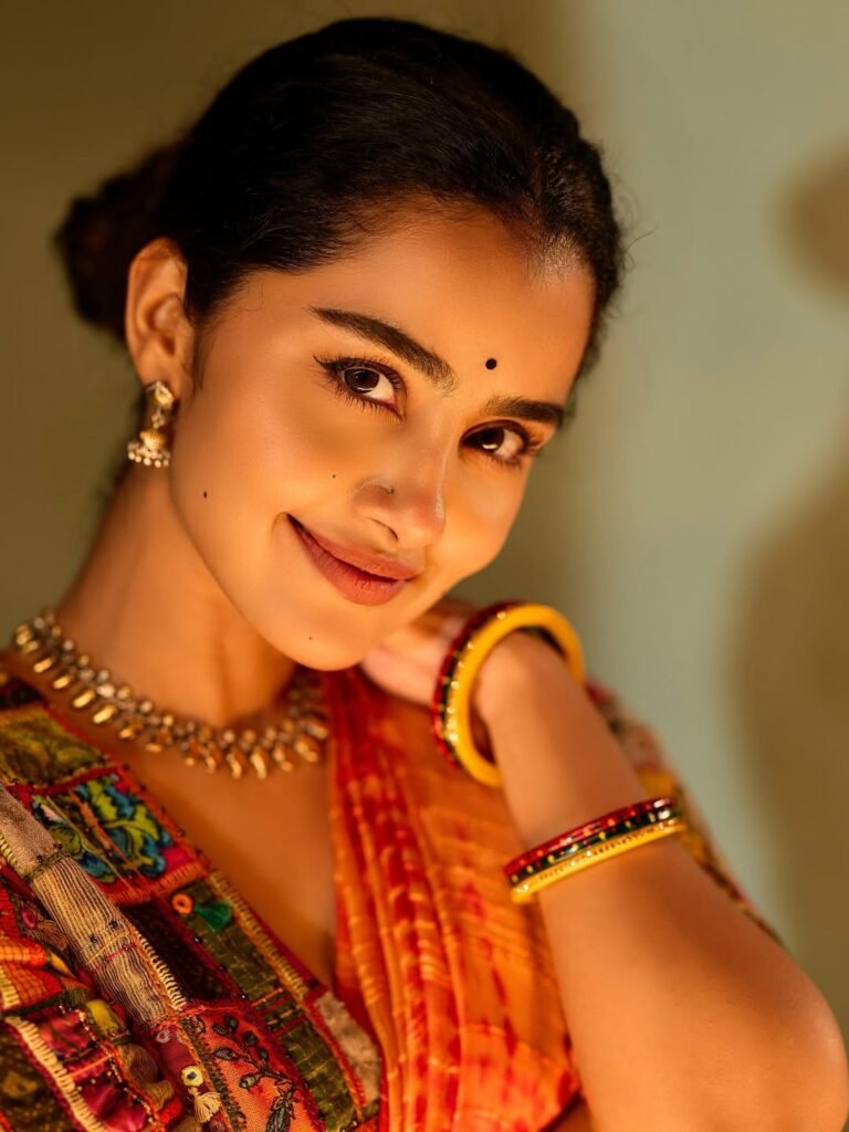 Anupama Parameswaran graceful traditional saree HD photos – ActorFacts exclusive