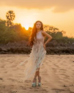 Anushka Sen Glamorous Silver Outfit Photoshoot – Stunning HD Images (14)