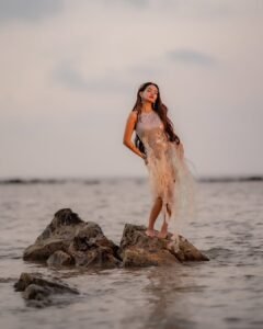 Anushka Sen Glamorous Silver Outfit Photoshoot – Stunning HD Images (18)