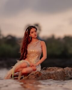 Anushka Sen Glamorous Silver Outfit Photoshoot – Stunning HD Images (7)