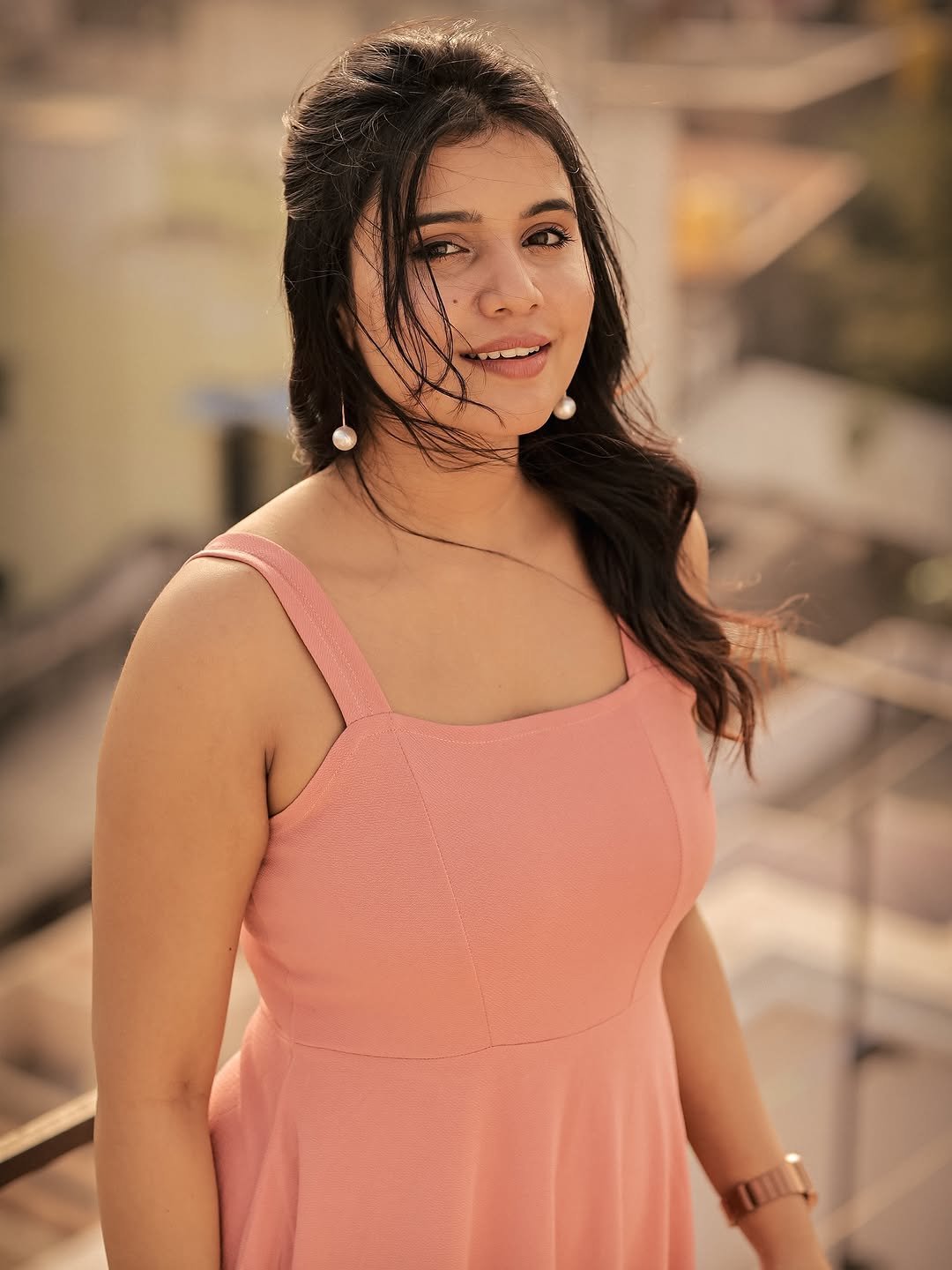 Arul Jyothi Pink Outfit Photos – Fans Can’t Stop Admiring (1)