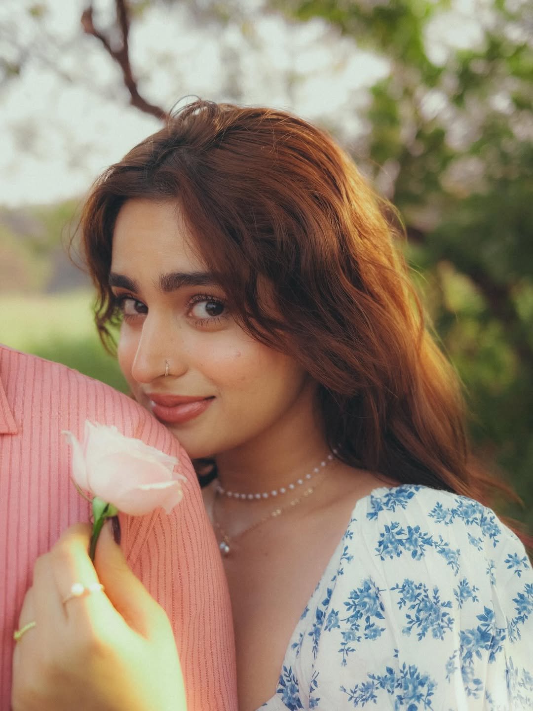 Ayesha Khan Outdoor Photoshoot – Serene Nature Look in HD (13)