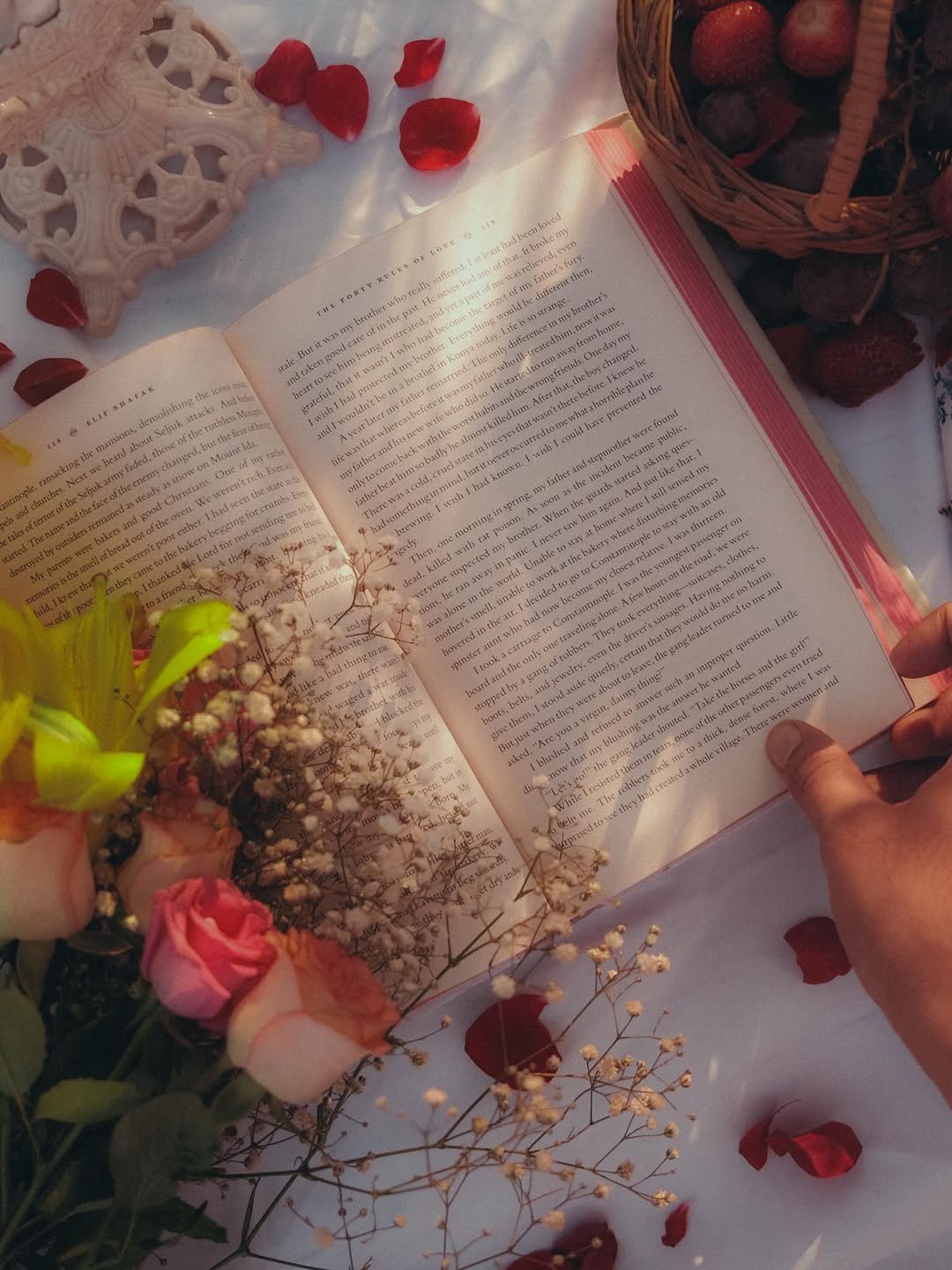 Ayesha Khan Outdoor Photoshoot – Serene Nature Look in HD (8)