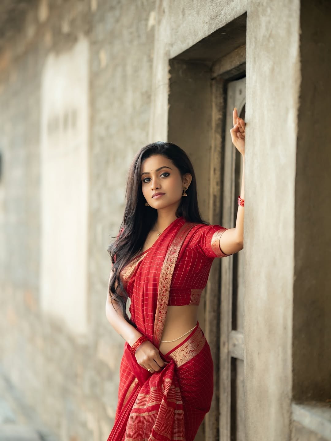 Deepika Pilli Looks Stunning in Red Saree – Latest Traditional Photos HD (11)