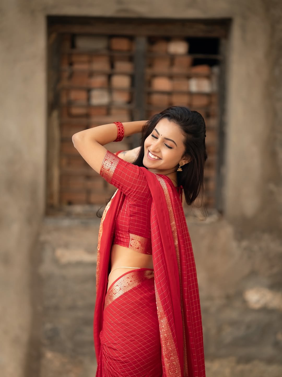 Deepika Pilli Looks Stunning in Red Saree – Latest Traditional Photos HD (12)