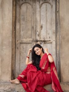 Deepika Pilli stunning red saree HD photos – ActorFacts exclusive