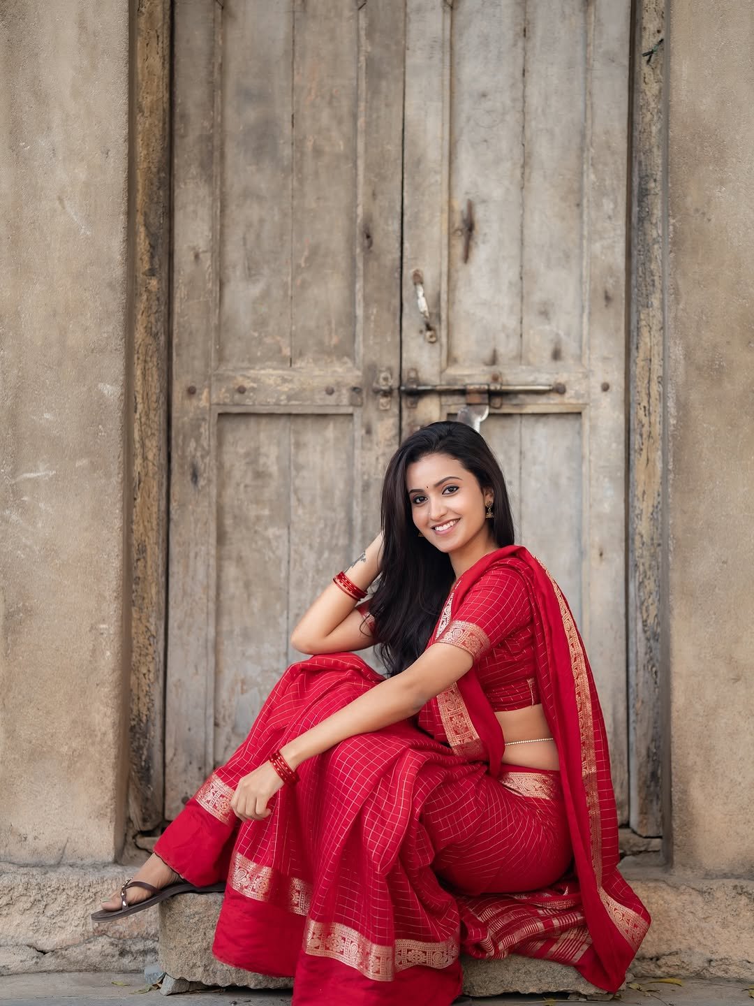 Deepika Pilli Looks Stunning in Red Saree – Latest Traditional Photos HD (9)