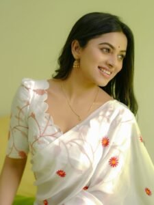 Delna Davis elegant white saree photoshoot 2025 – ActorFacts exclusive