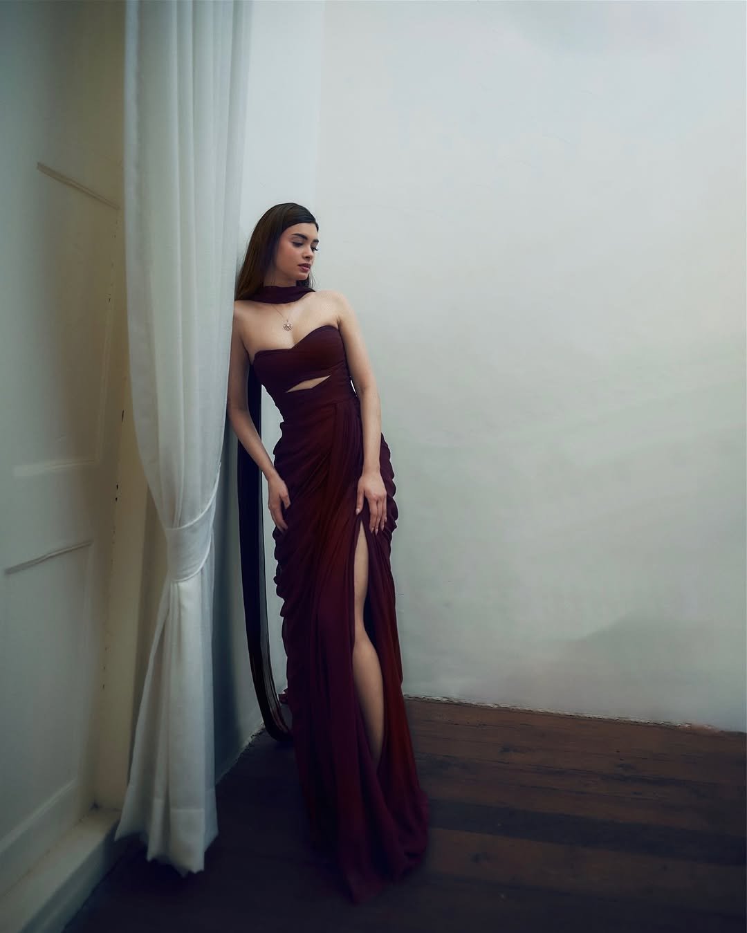 Diana Penty’s Maroon Gown Look Is Pure Elegance (2)