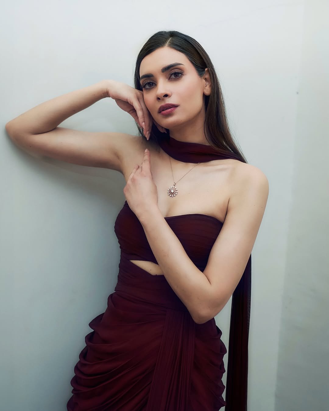 Diana Penty’s Maroon Gown Look Is Pure Elegance (5)