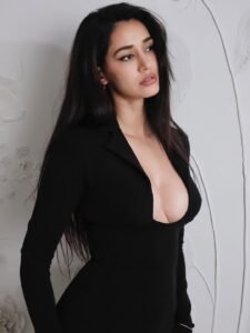Disha Patani Elegant Black Outfit Photoshoot – Stunning HD Images (1)
