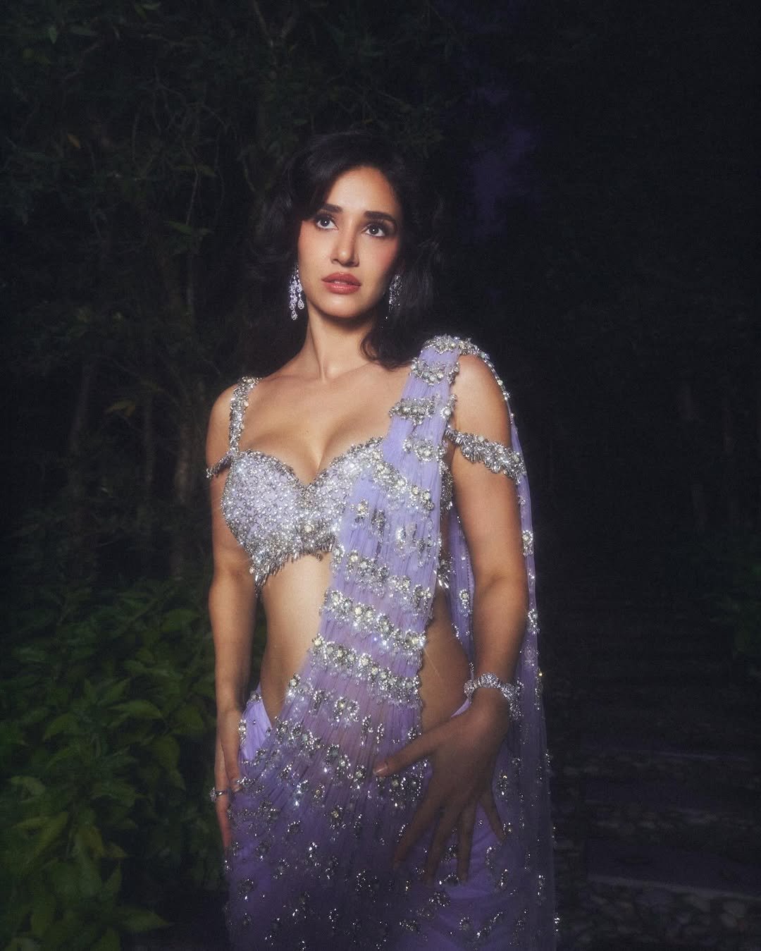 Disha Patani Glam Close-Up – Dewy Makeup & Diamond Earrings (10)