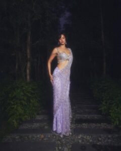 Disha Patani Glam Close-Up – Dewy Makeup & Diamond Earrings (11)