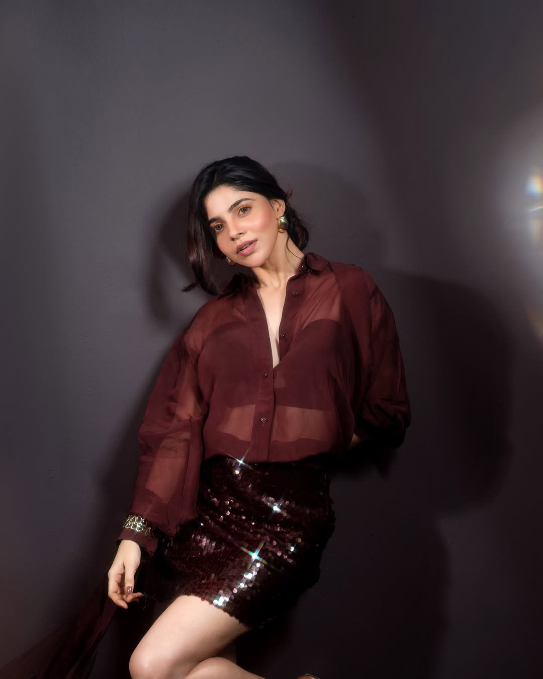 Divya Bharathi Glamorous Maroon Outfit Photoshoot (9)