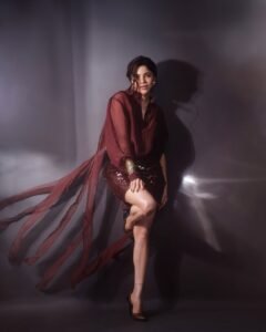 Divya Bharathi striking studio glam HD photos – ActorFacts exclusive