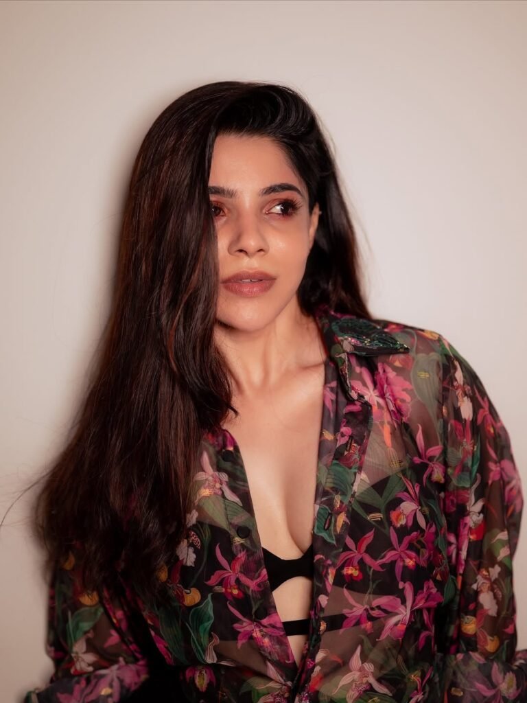 Divya Bharathi bold studio confidence HD photos – ActorFacts exclusive