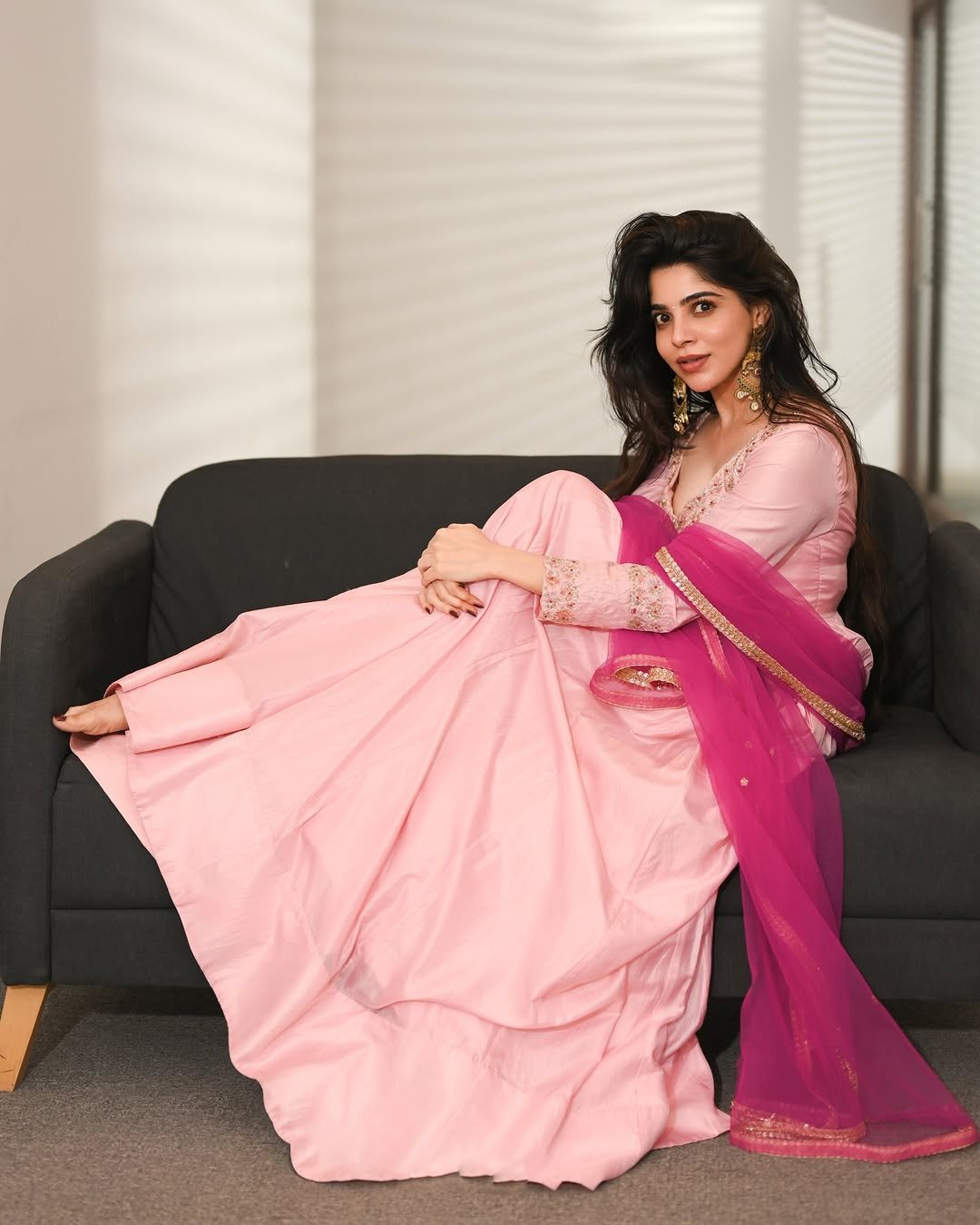 Divya Bharathi Looks Stunning in a Pink Anarkali (7)