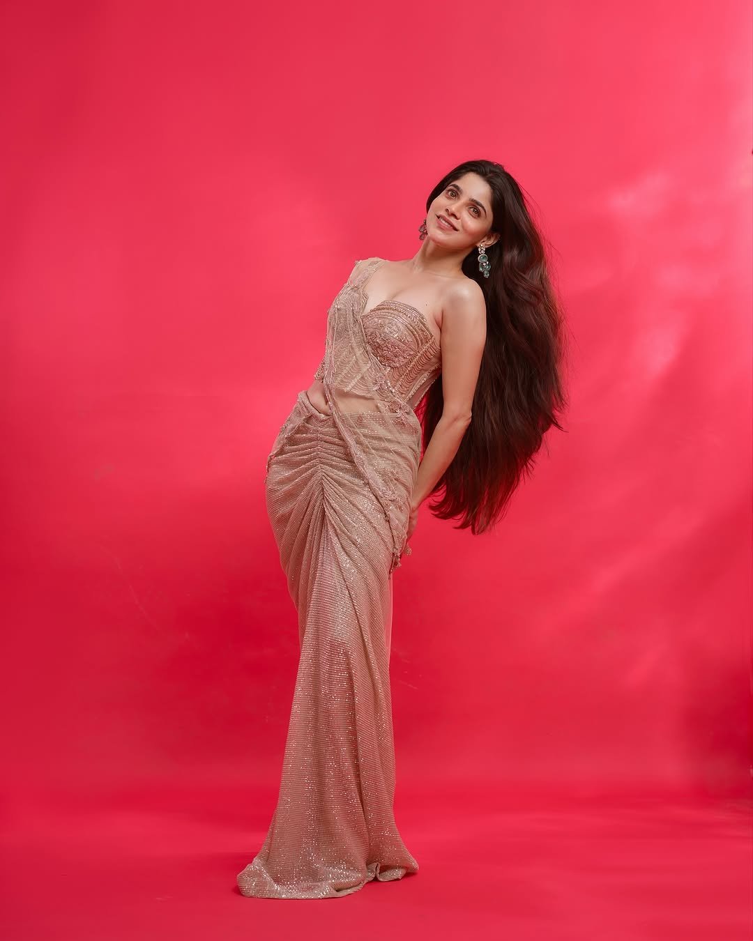 Divya Bharathi Radiates Confidence in Latest Studio Shoot (11)