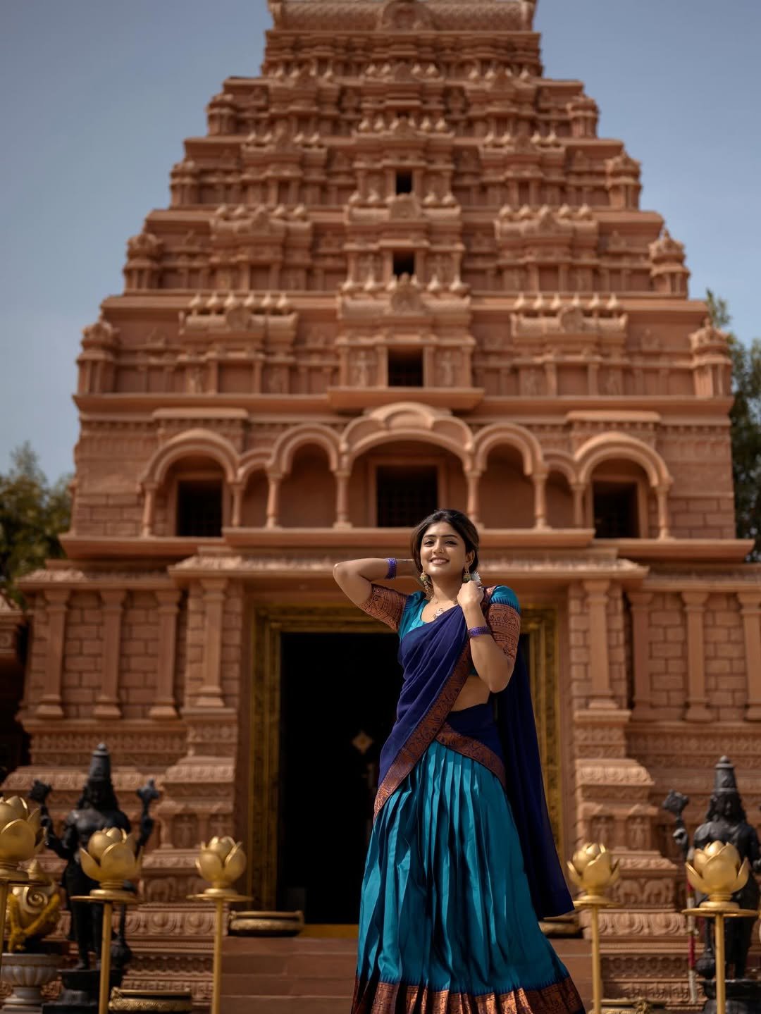 Eesha Rebba Blue Saree Photoshoot – Elegant Traditional Look (2)