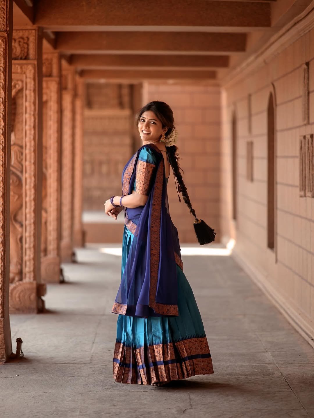 Eesha Rebba Blue Saree Photoshoot – Elegant Traditional Look (3)
