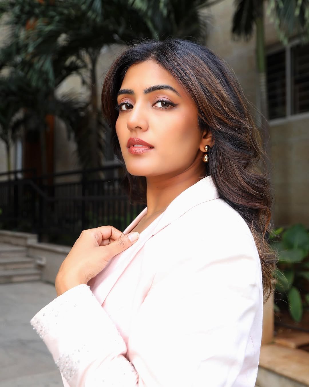 Eesha Rebba Latest HD Images – Elegant White Blazer Photoshoot Still (5)