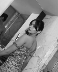 Manushi Chhillar Metallic Bustier Gown – Glam Evening Look (8)