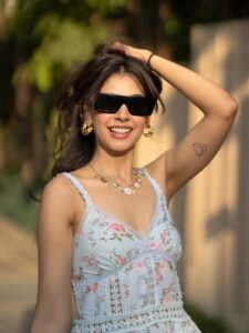Niti Taylor effortless floral dress HD photos – ActorFacts exclusive