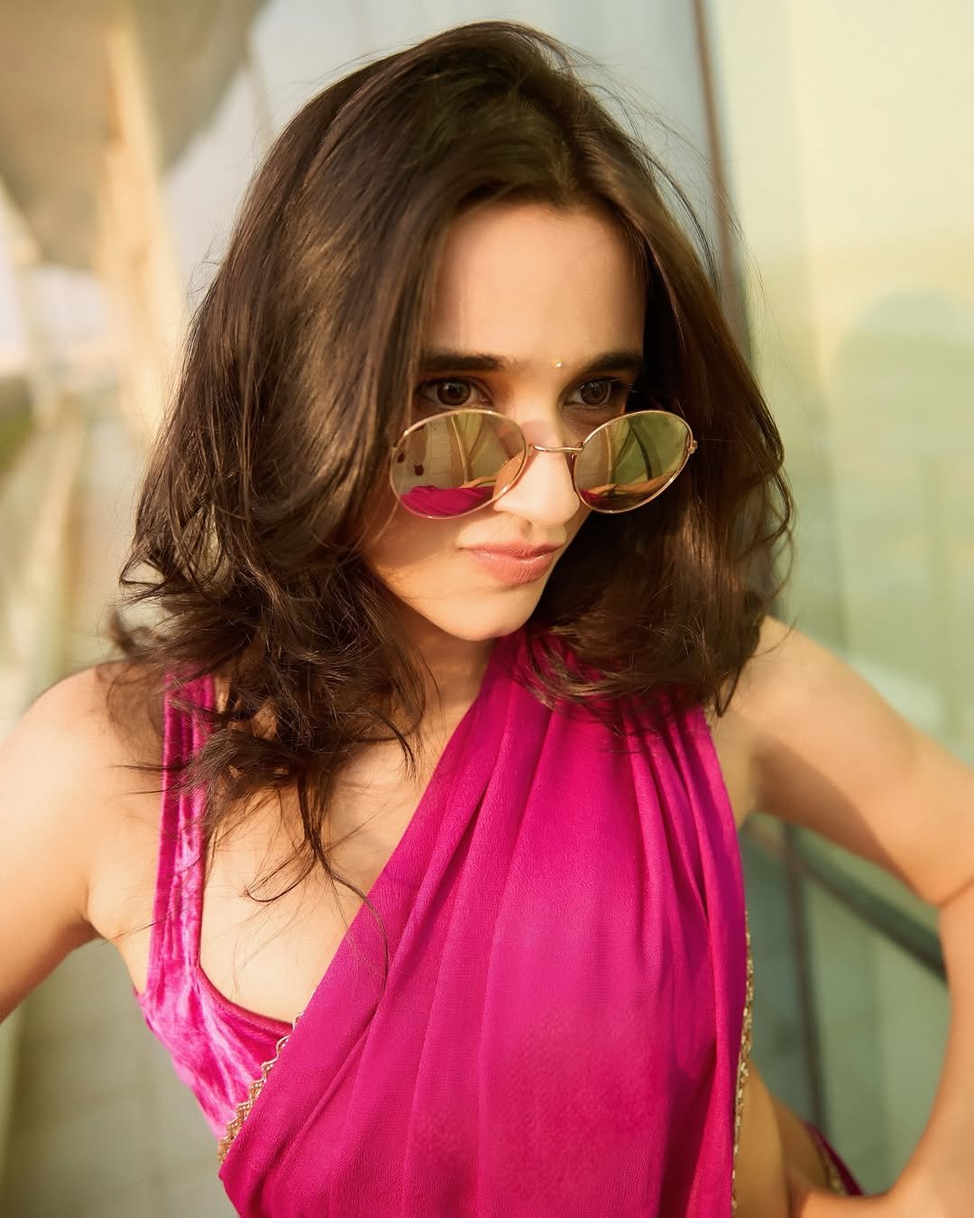 Nuveksha Latest Saree Images – Hot Pink Saree HD Photoshoot Stills (13)