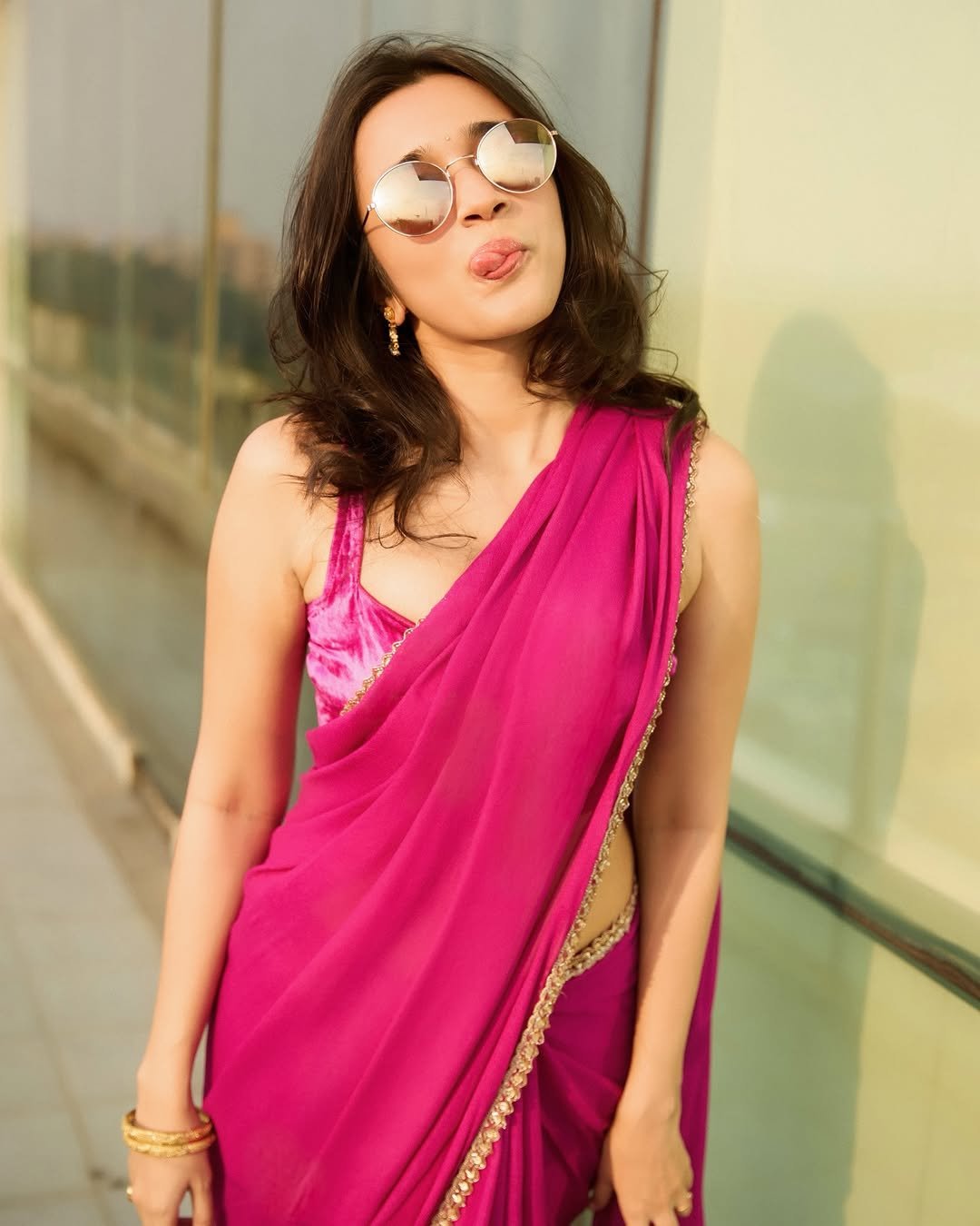Nuveksha Latest Saree Images – Hot Pink Saree HD Photoshoot Stills (16)