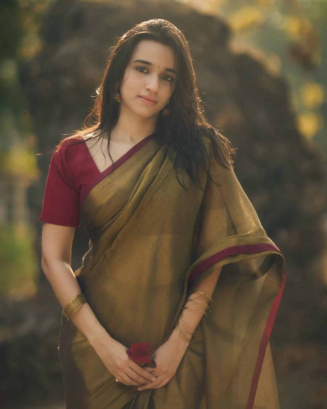 Nuveksha Soft Focus Saree Look – Traditional Ethnic Beauty (12)