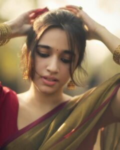 Nuveksha Soft Focus Saree Look – Traditional Ethnic Beauty (2)