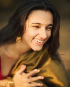 Nuveksha Soft Focus Saree Look – Traditional Ethnic Beauty (6)